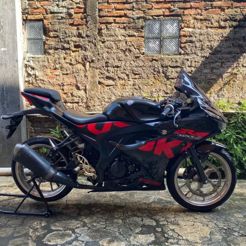 Suzuki gsx 150 Plat D bandung