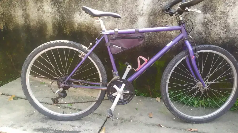 Sepeda touring besi