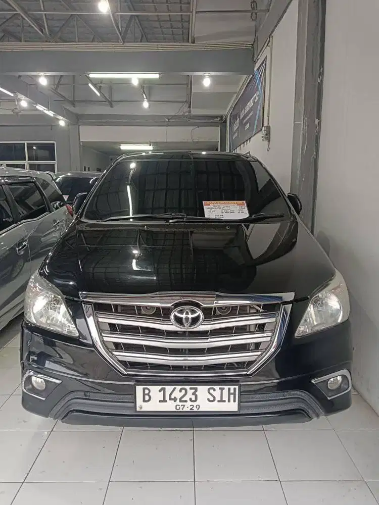 innova v 2014 bensin matic