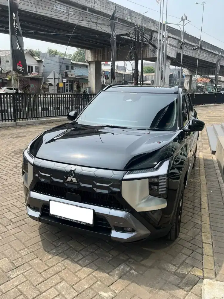 Mitsubishi Destinator 1.5 hitam thn 2025 unit istimewa