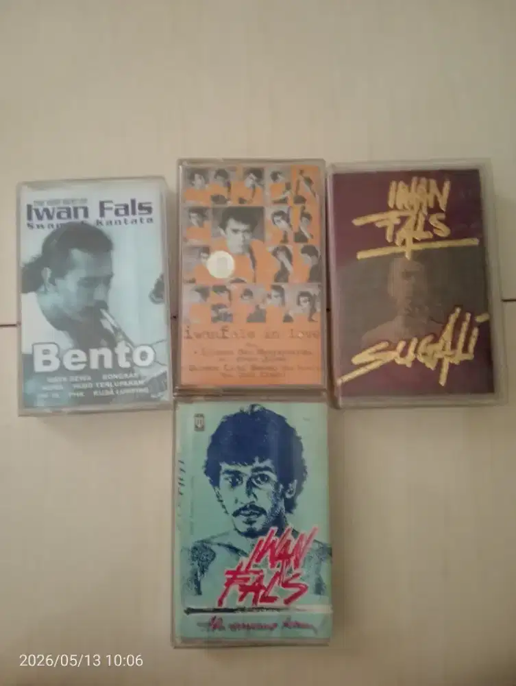 Lelang kaset koleksi iwan fals