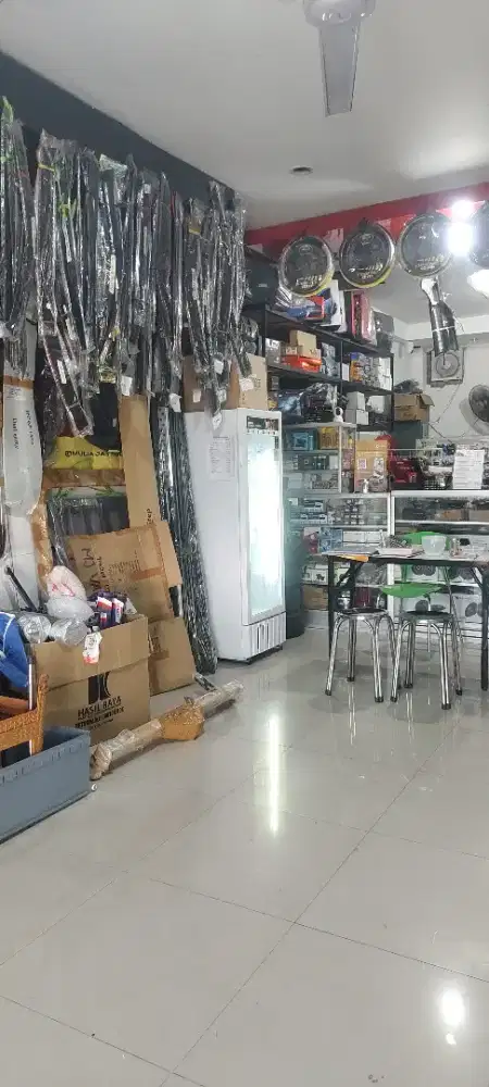 Dicari cewe buat  toko variasi mobil