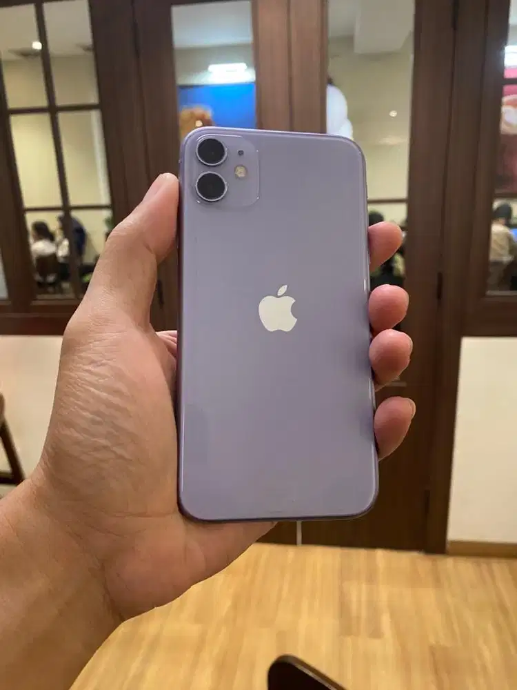 Dijual iPhone 11 64gb iBox resmi pemakaian cewek