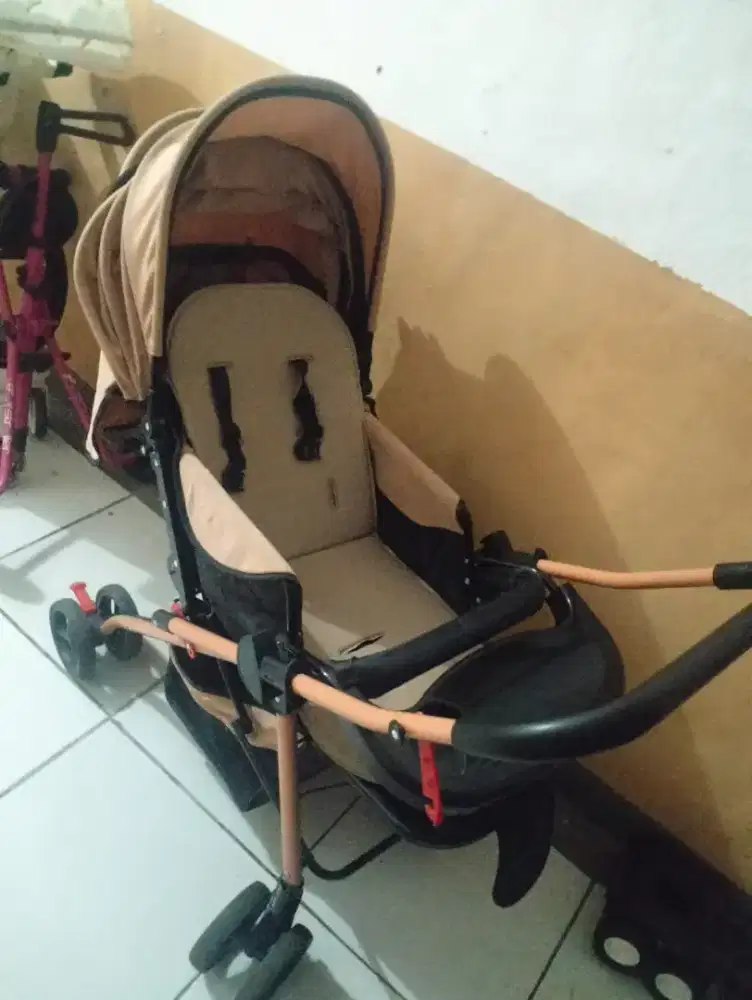 Stoler bayi pakaian belum 1 tahun