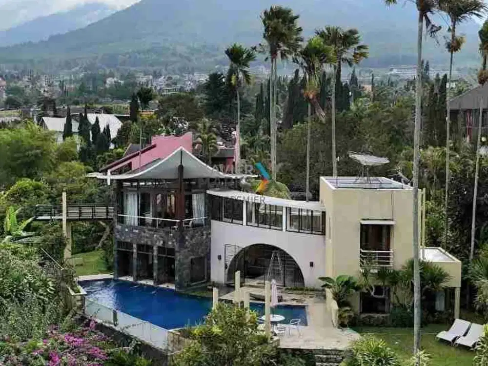 villa keren dan cantik furnished di klub bunga batu