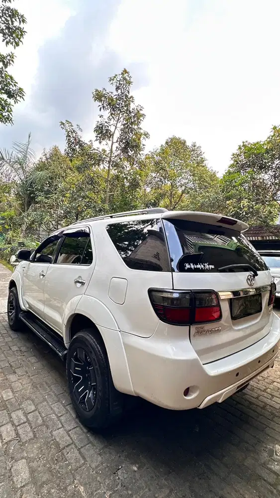 Toyota Fortuner 2010 Bensin