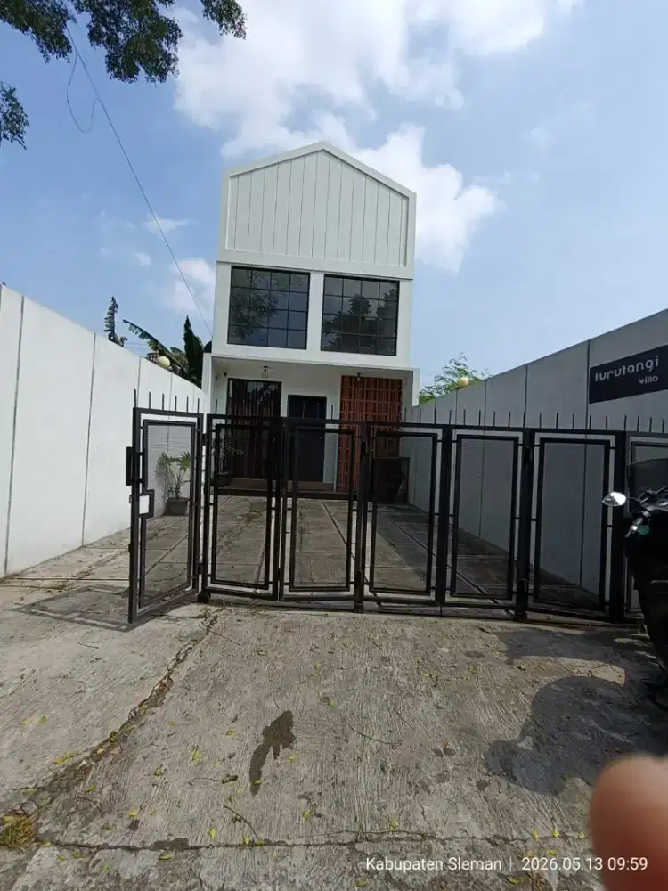 Rumah vila plus kolam renang dan furniture di Dayu Ngaglik Sleman