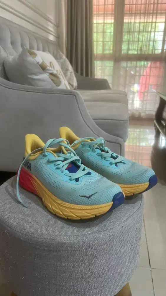 Hoka Arahi 7 Running shoes