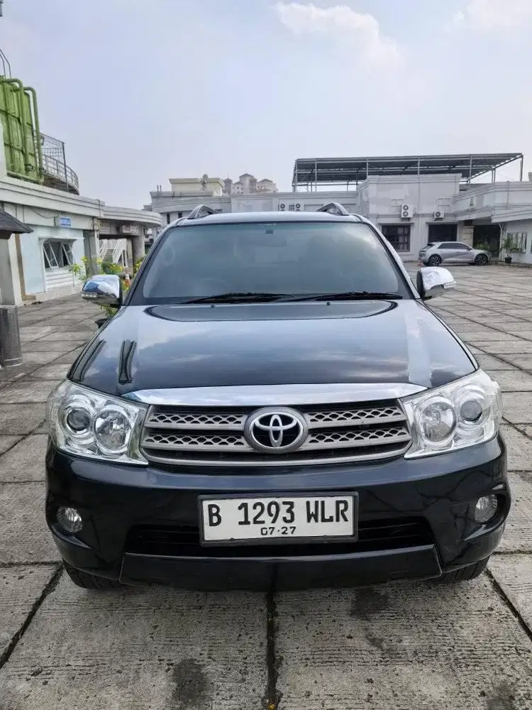 Toyota Fortuner Diesel Automatic 2010 Murah ( Ada Barcode solar)