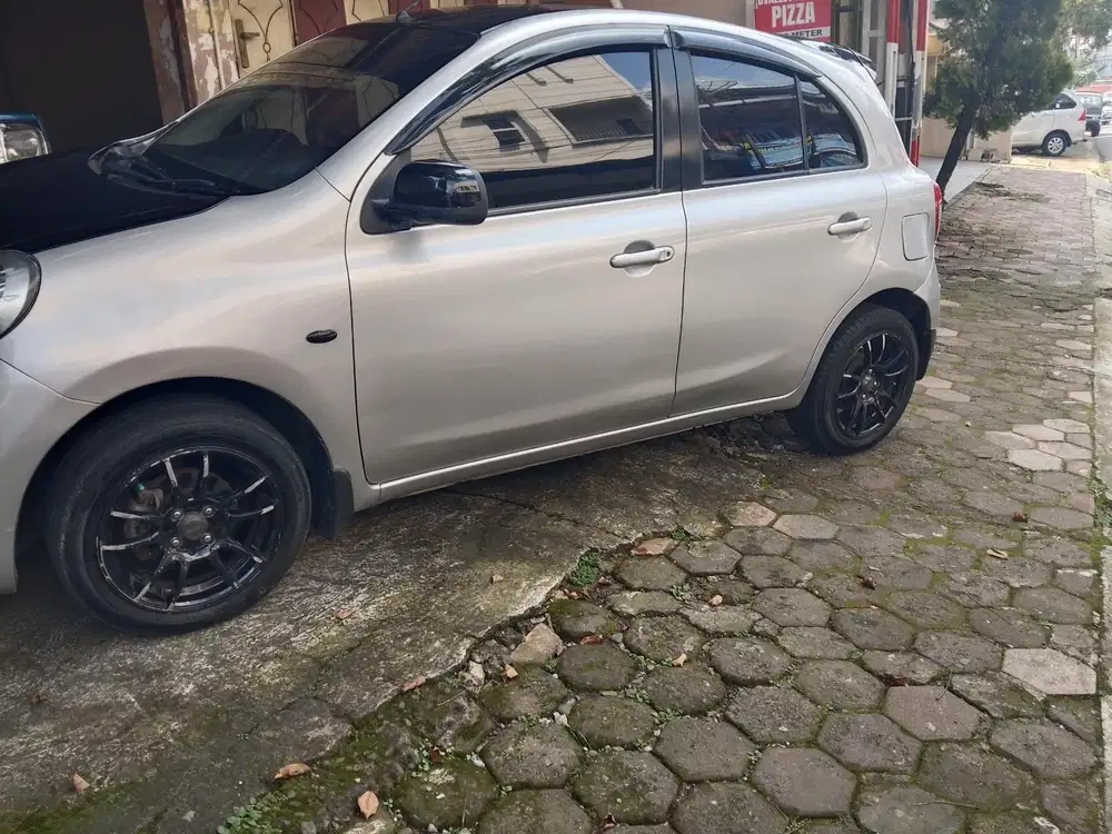 Nissan March 2013 Bensin