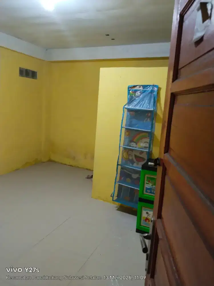 Terima kost putra dan putri beda Lantai