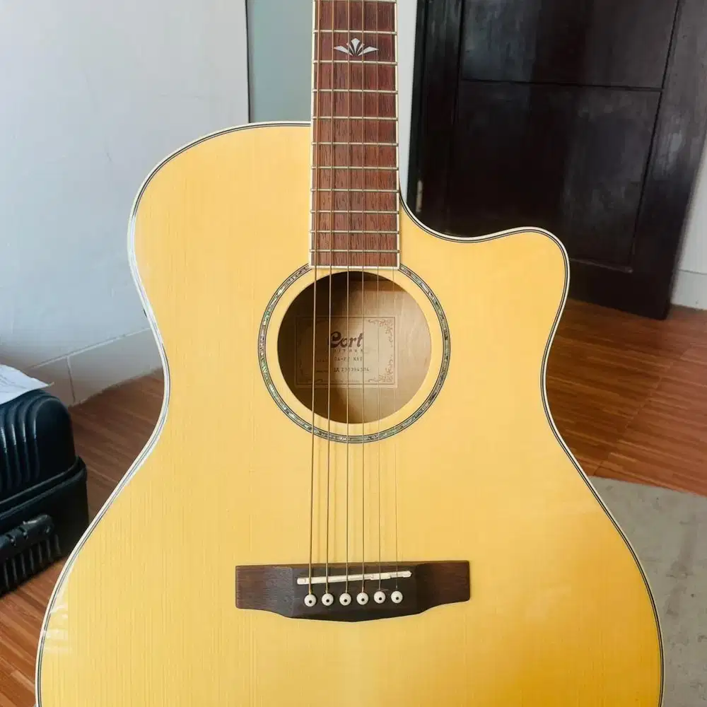 Gitar Cort Model GA FF NAT