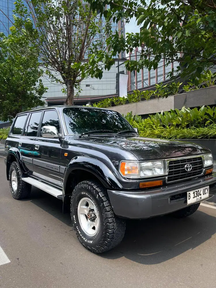 Toyota Land Cruiser VXR 80 AT 1997 Grey Abu-abu 1996 1998 LC VXR 80