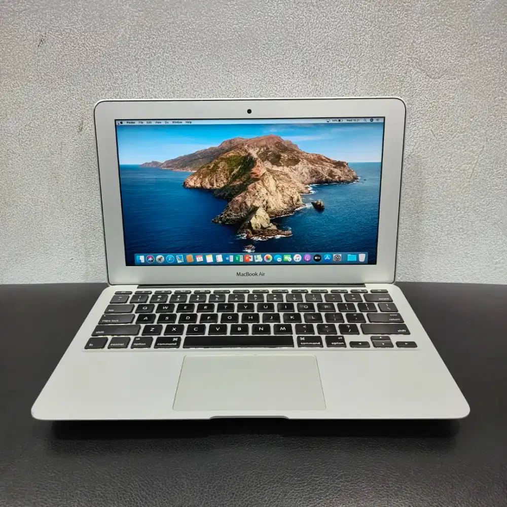 Macbook Air 11 inch 2012 Core i5 - 1,7GHz RAM 4GB / 64GB ( Second )