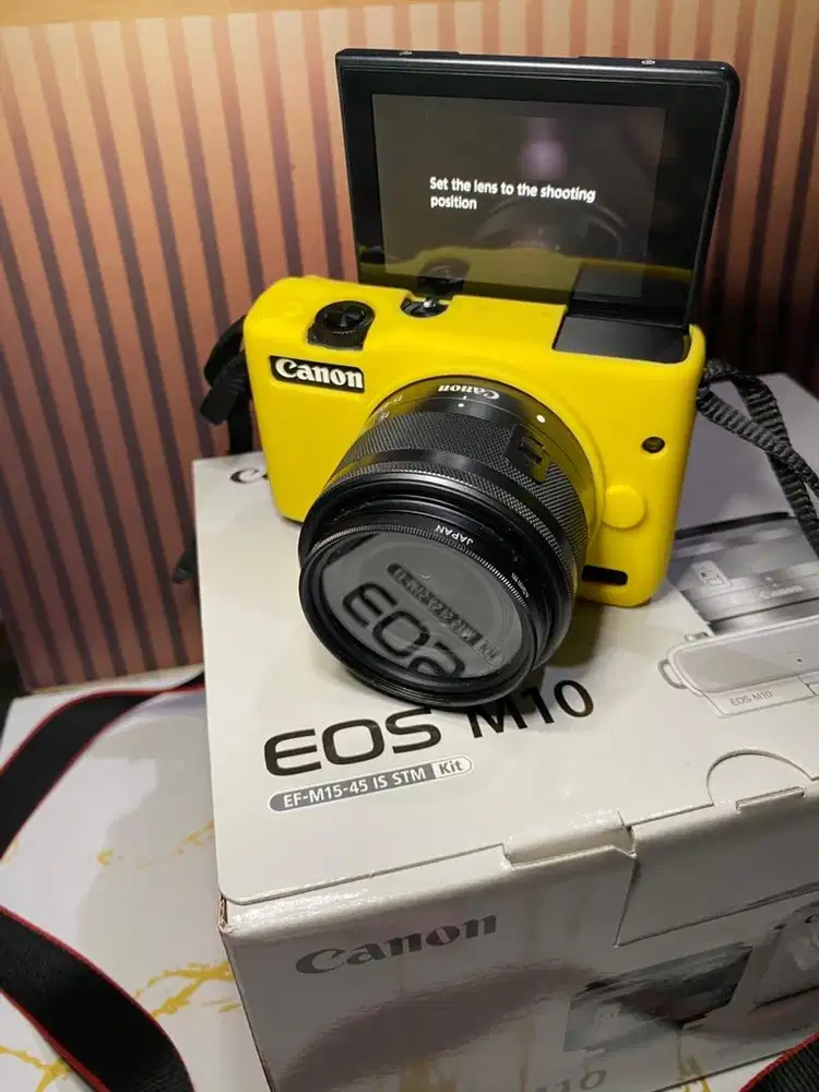 DIJUAL KAMERA CANON EOS M10 plus cover nya