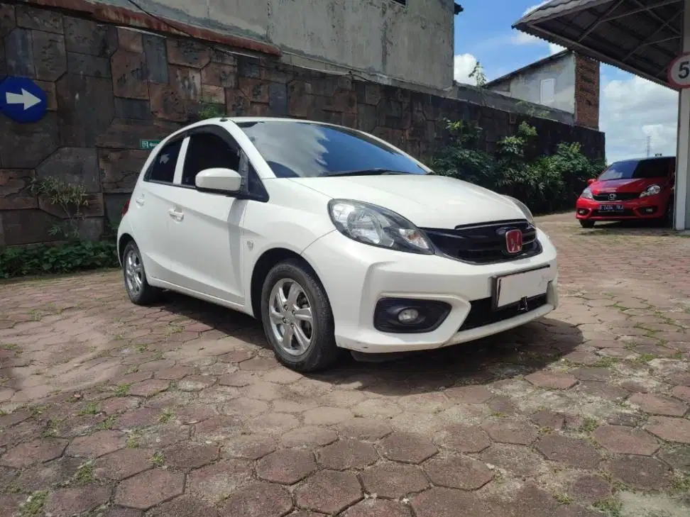DP MURAH Honda Brio Satya 1.2 E Bensin-AT 2017  CJUQB