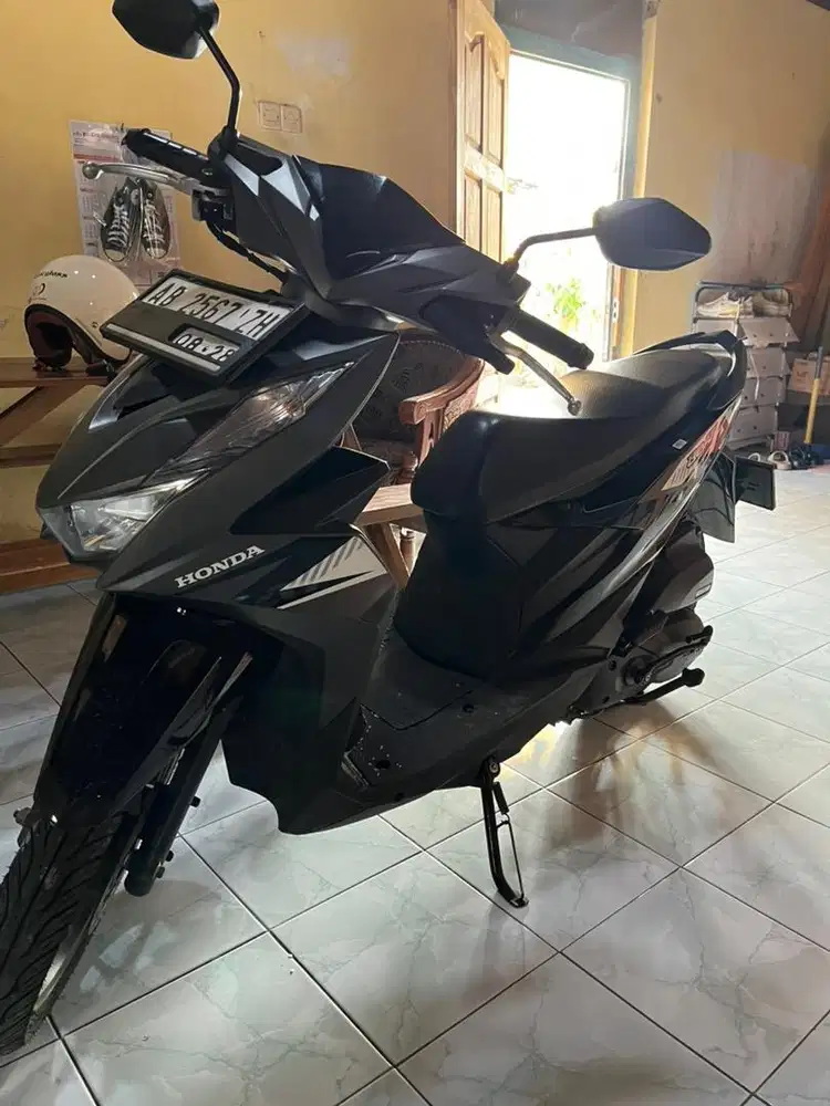 Beat cbs 2023 hitam silver