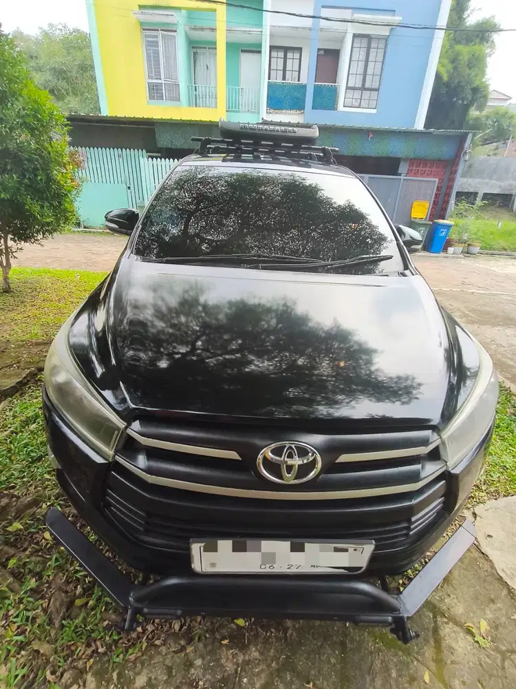Innova reborn 2.4 g diesel thn 2017.. Pajak sd juni 2027.. Stnk 2031