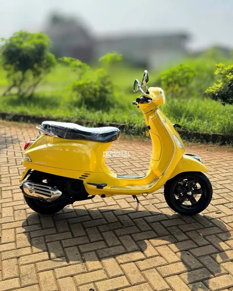 VESPA LX 125 IGET 2019 BERGARANSI