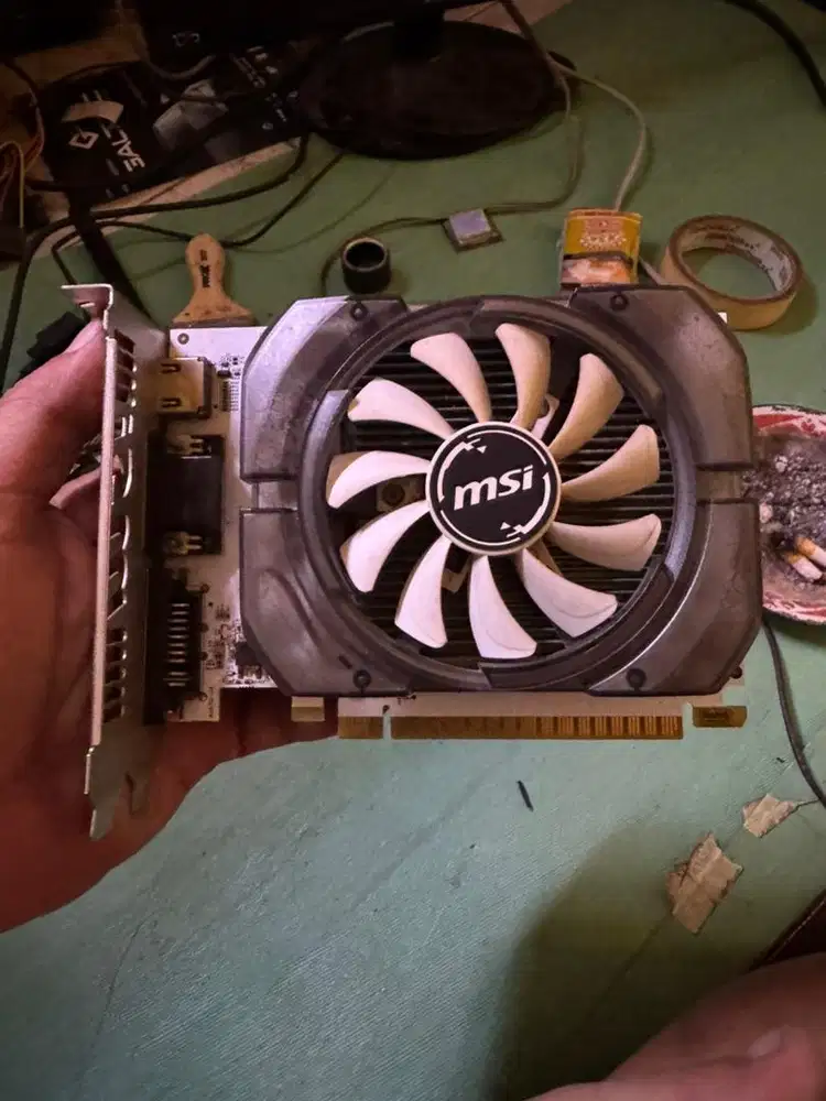 vga msi GT 730 2gb 128 bit kondisi normal masih segel.