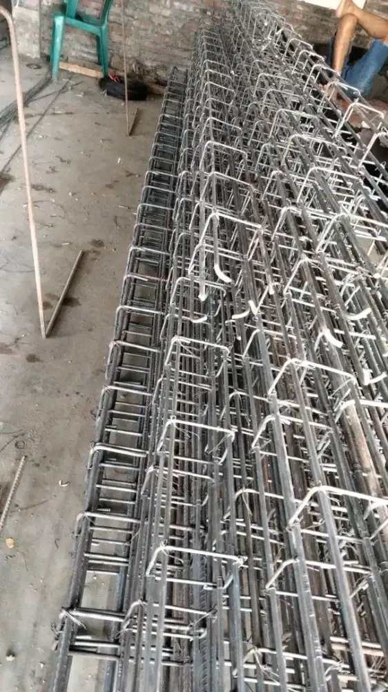 Tihang besi  cakar ayam