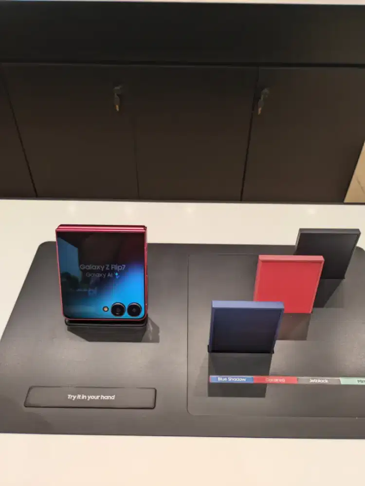 Samsung Galaxy Z Flip7