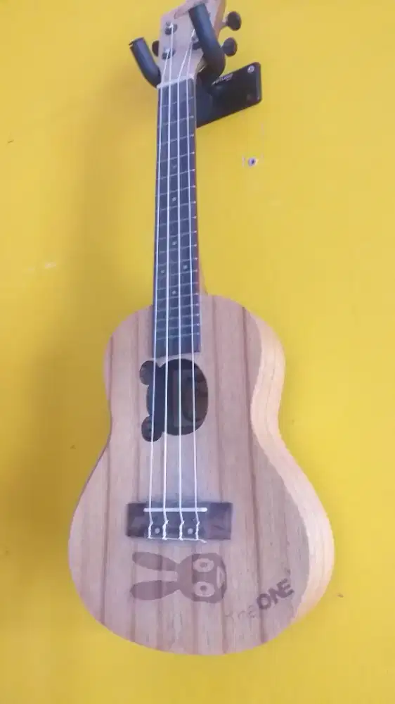 Gitar ukulele merk Cowboy