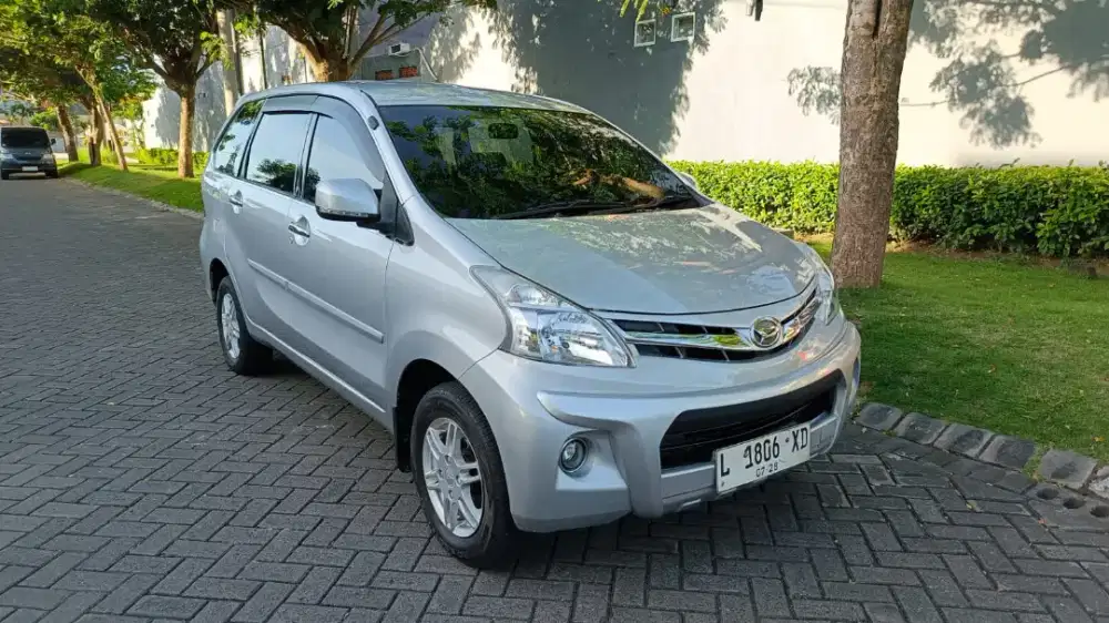 Xenia R Sporty Automatic 2013 (Airbags)
