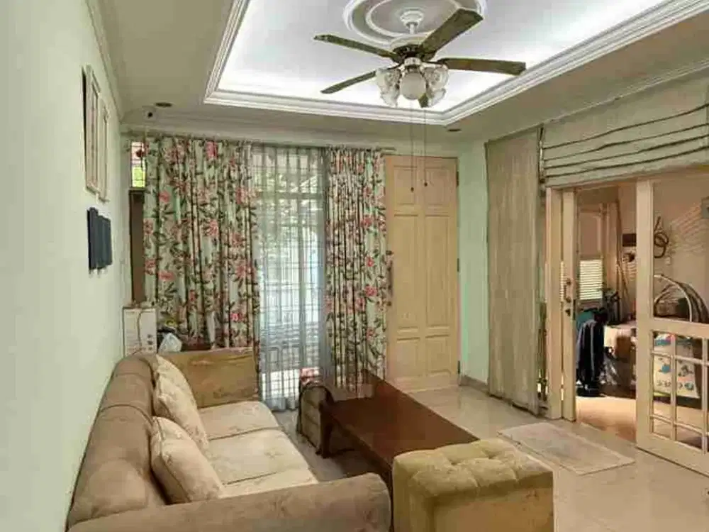 Disewakan Rumah PIK 1 Uk 7x25 Semi Furnish