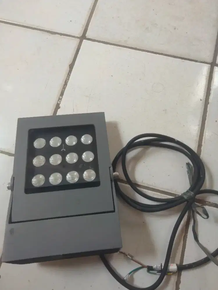 Lampu sorot wall washer 18watt