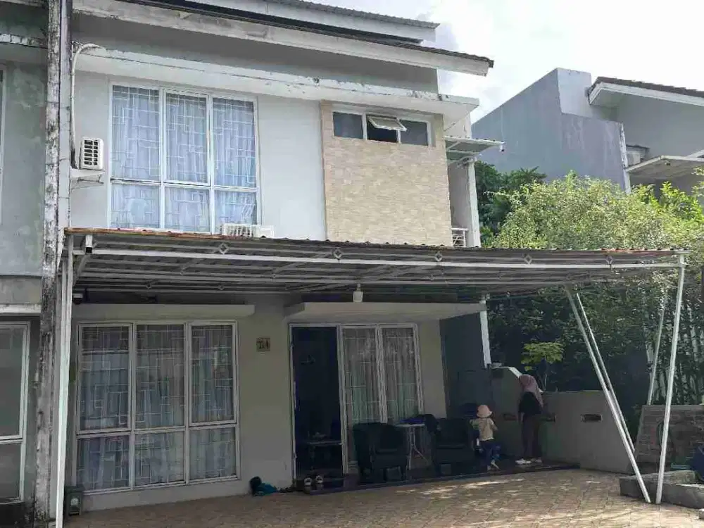 Rumah dijual cepat full furnished lokasi dalam perumahan Royal spring Hertasning