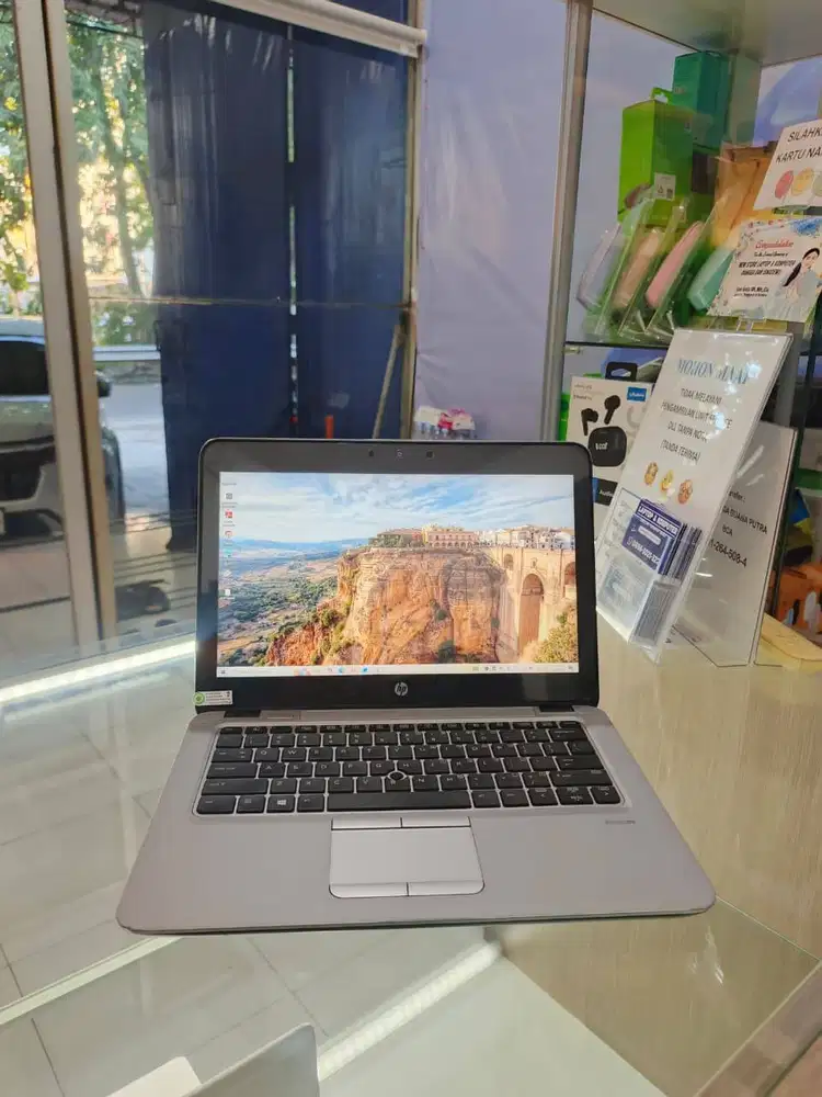 Laptop Core i5 Layar Sentuh Premium Murah