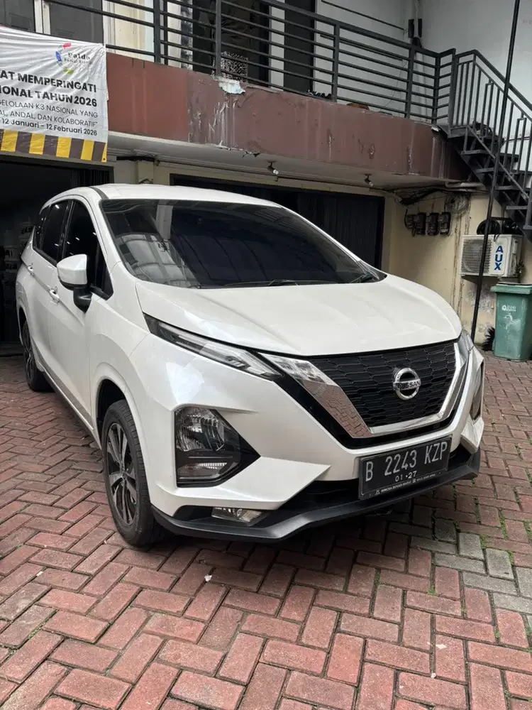 Nissan Livina 1.5 VE Automatic 2021