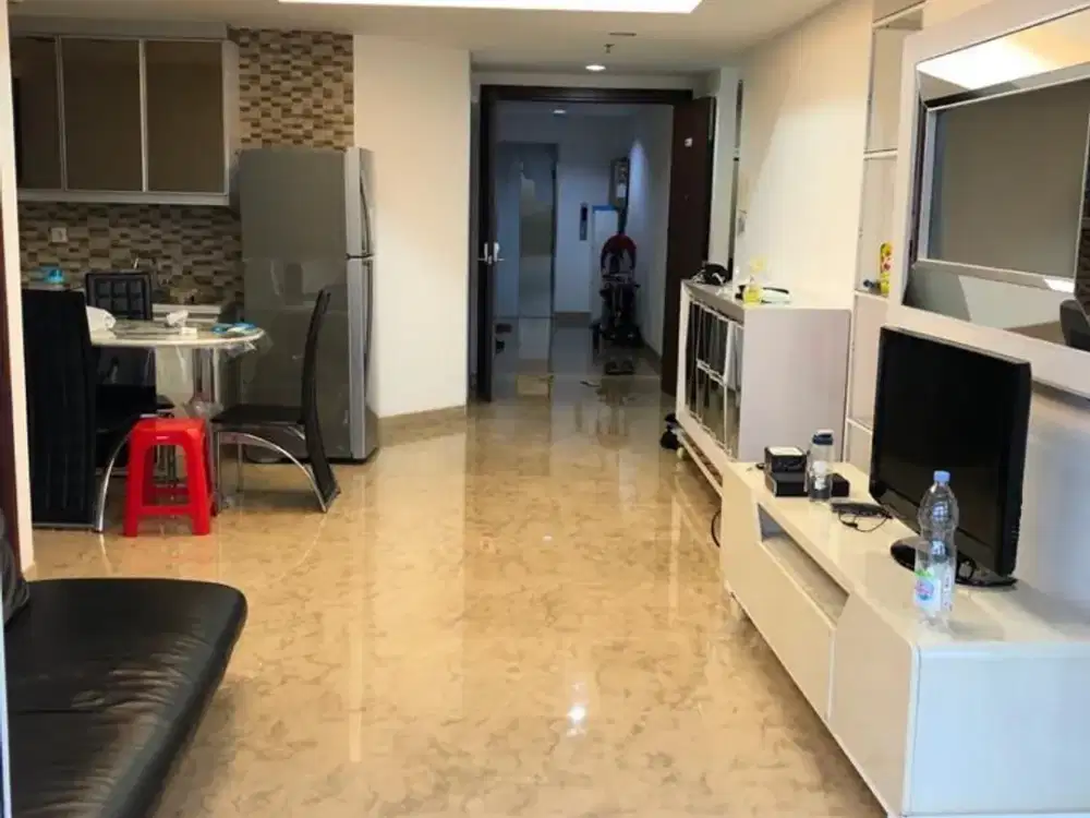Apartemen Semi Furnish Dengan Pemandangan Kota