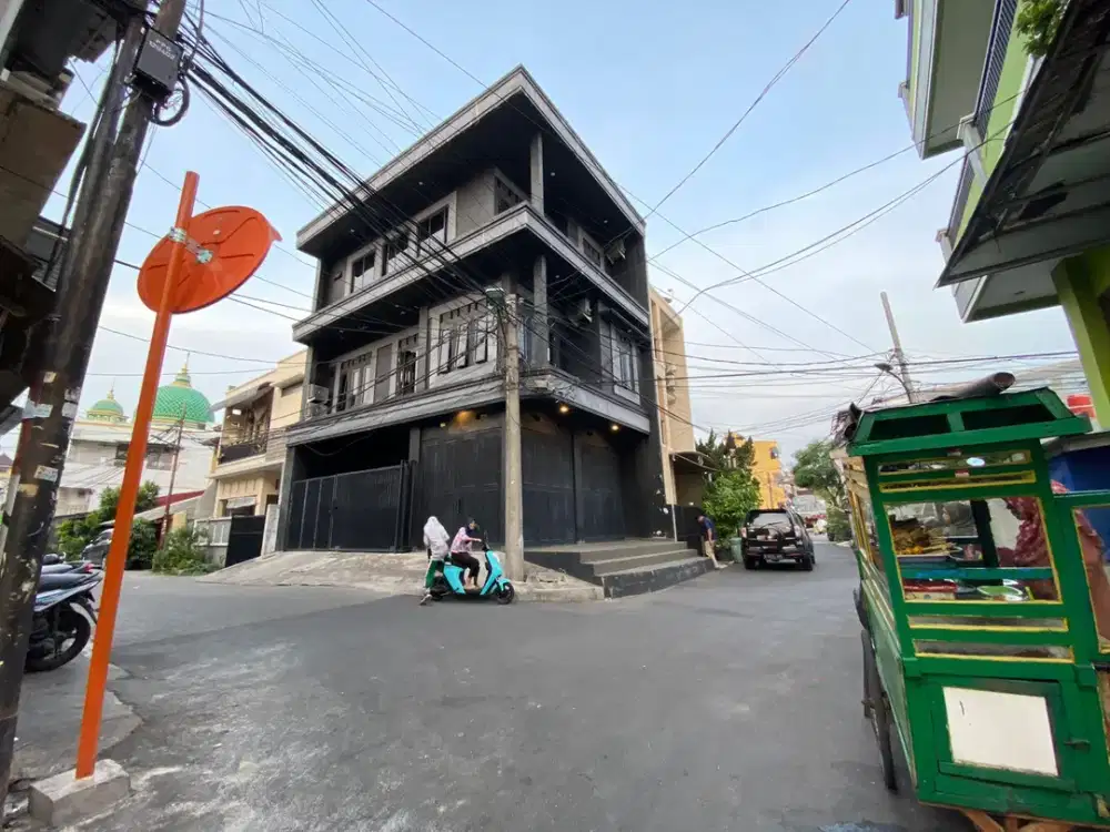 Rumah 3½ Lantai Di Sunter Lokasi Strategis Dan Siap Huni Posisi Hoek