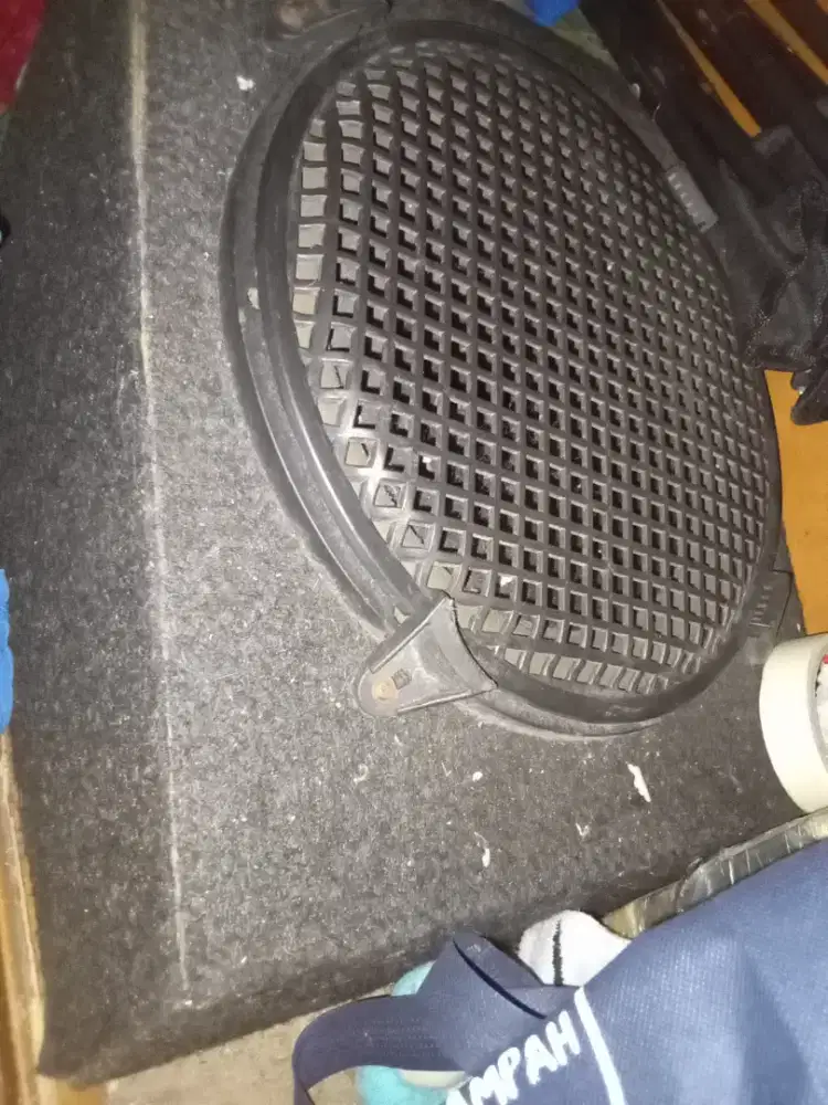 Speaker full bass