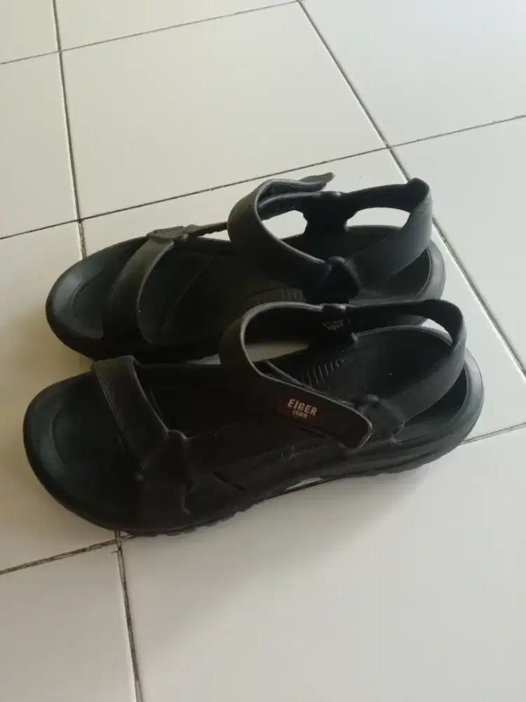 Sandal ukuran 43 Eiger 1989