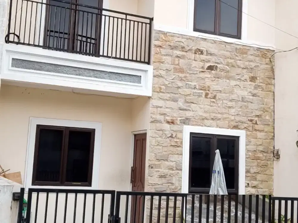 Dijual Cepat Rumah Hoek 2 Lantai Cibinong Bogor