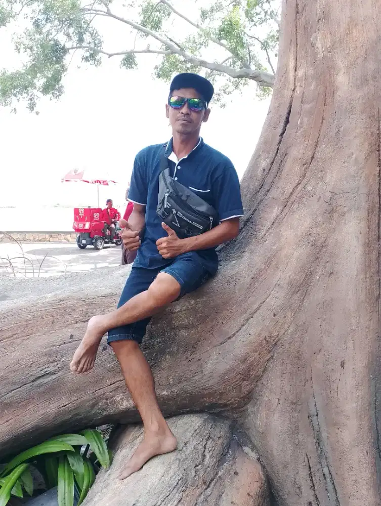 Lgi mencari pekerjaan ,