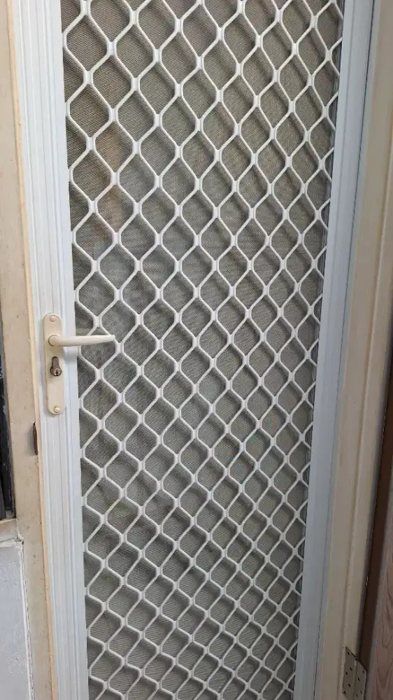 Pintu Expanda dan Lemari dapur-kusen aluminium-interior design