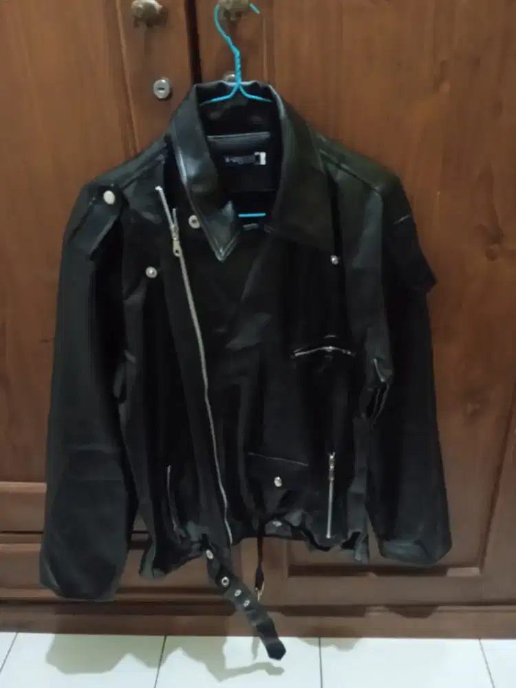 Jaket ukuran L masih bagus