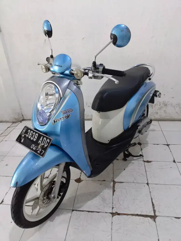 Scoopy 2012 warna biru