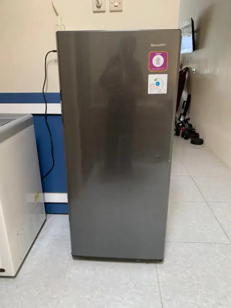 Sharp freezer standing upright freezer FJM186AHS