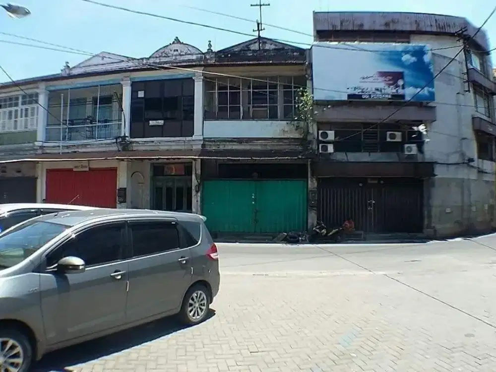 Ruko strategis cocok untuk usaha offline maupun online / kantor / tempat tinggal lokasi di Kalimati