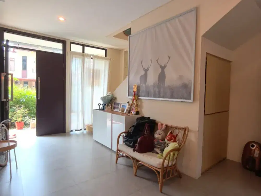 Dijual Rumah Adem Hook Hadap Taman Dijalan Utama Fully Furnish
