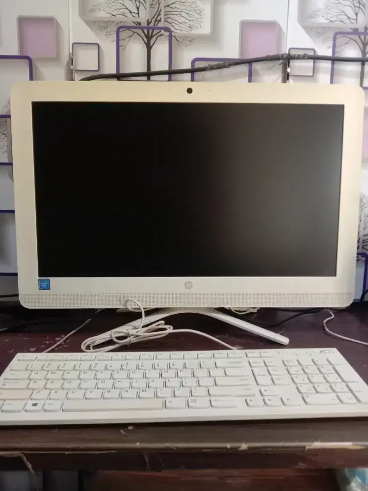 PC HP All in one Celeron j3060 kondisi normal