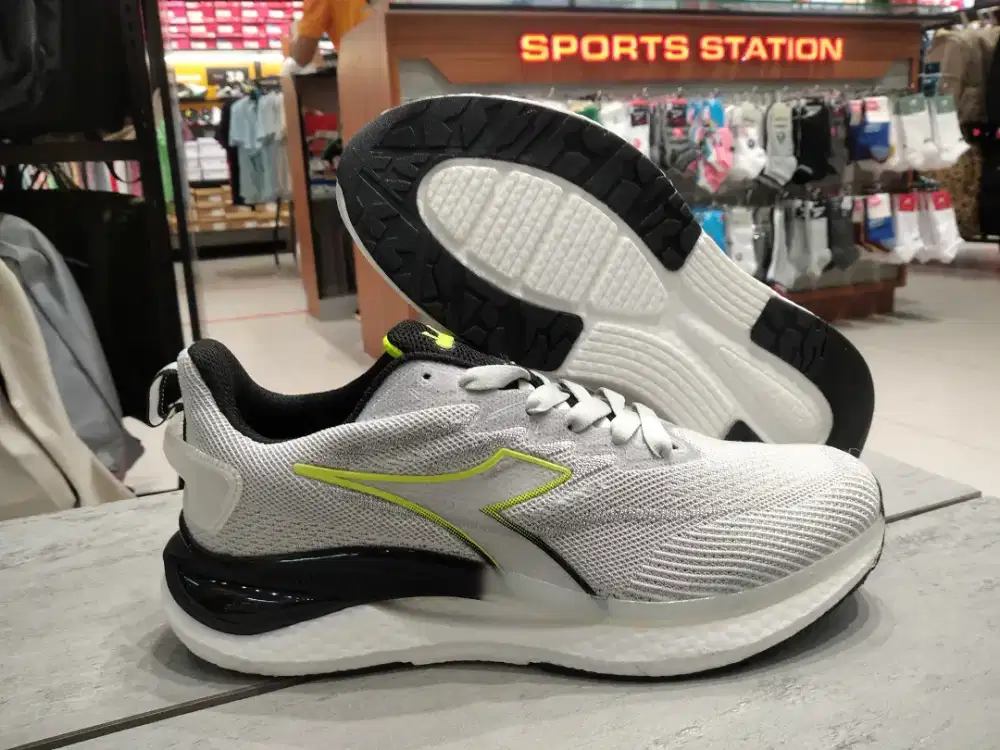Sepatu diadora run size 40 murah