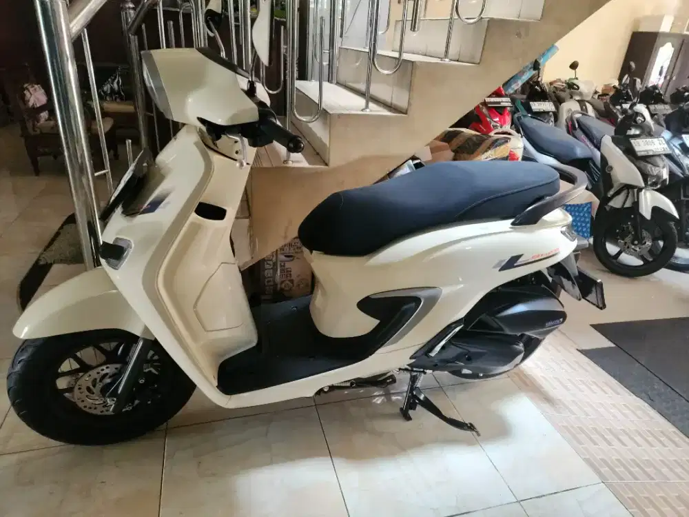 Stylo krem 160 cbs low km 3800an  gbm