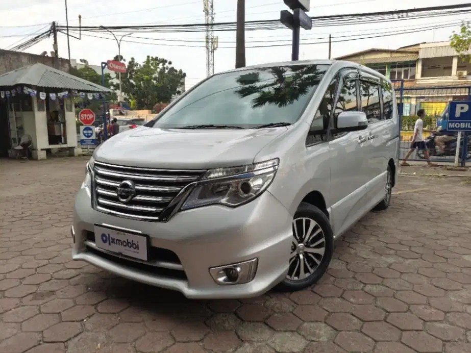 DP Murah Nissan Serena  2.0 Highway Star Bensin-AT 2015