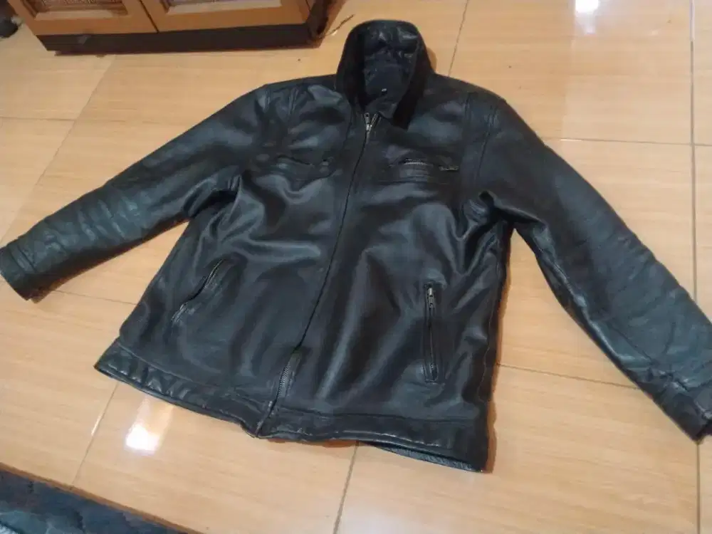 Jaket kulit asli Garut warna Hitam